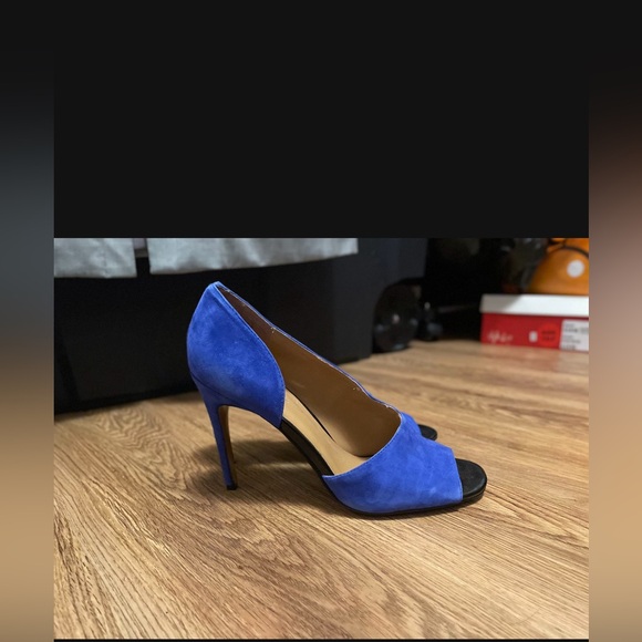 Report Signature Blue Suede Heels Size 9 - Picture 2 of 6
